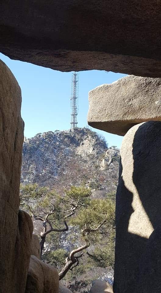  首尔冠岳山顶峰冬季风景欣赏