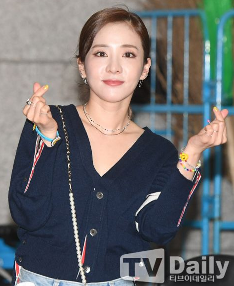 2NE1成员Sandara Park