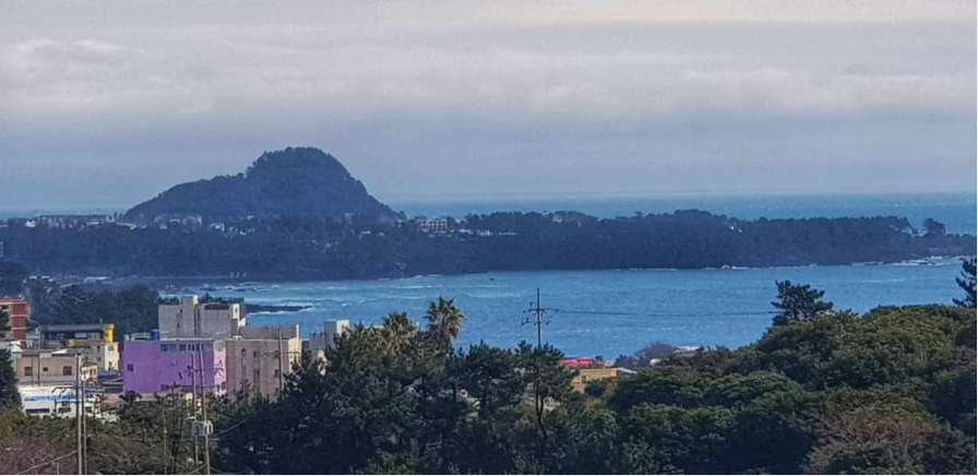 济州岛汉拿山成山日峰