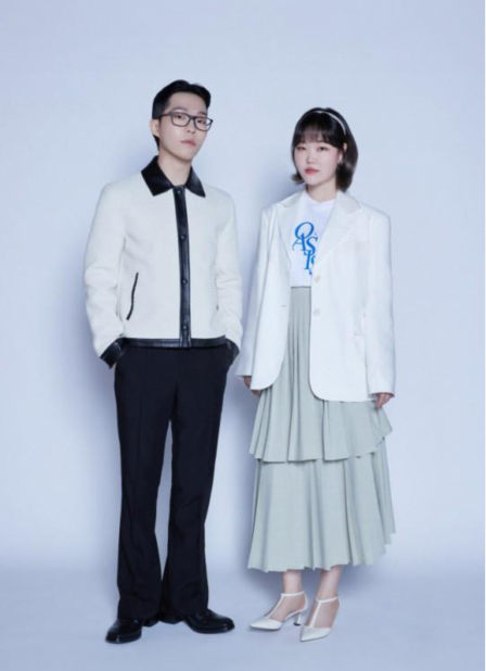 AKMU